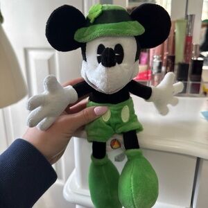 Vintage Disney Parks Mickey Mouse Plush Green Outfit Shamrock Hat Stuffed Toy7”